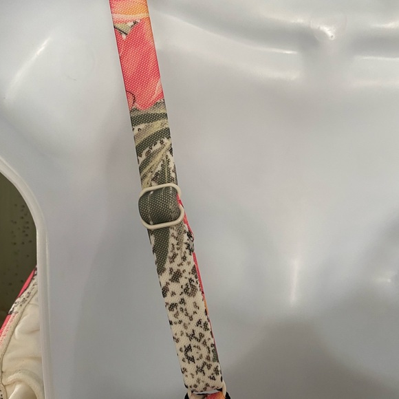 NWT Coco Reef Floral Print Women's Swim Top - Picture 4 of 10